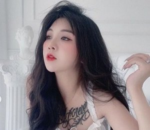 sex việt địt bạn thân Nữ bác sĩ có phương pháp giảm đau độc đáo nên phòng khám luôn đông nghịt